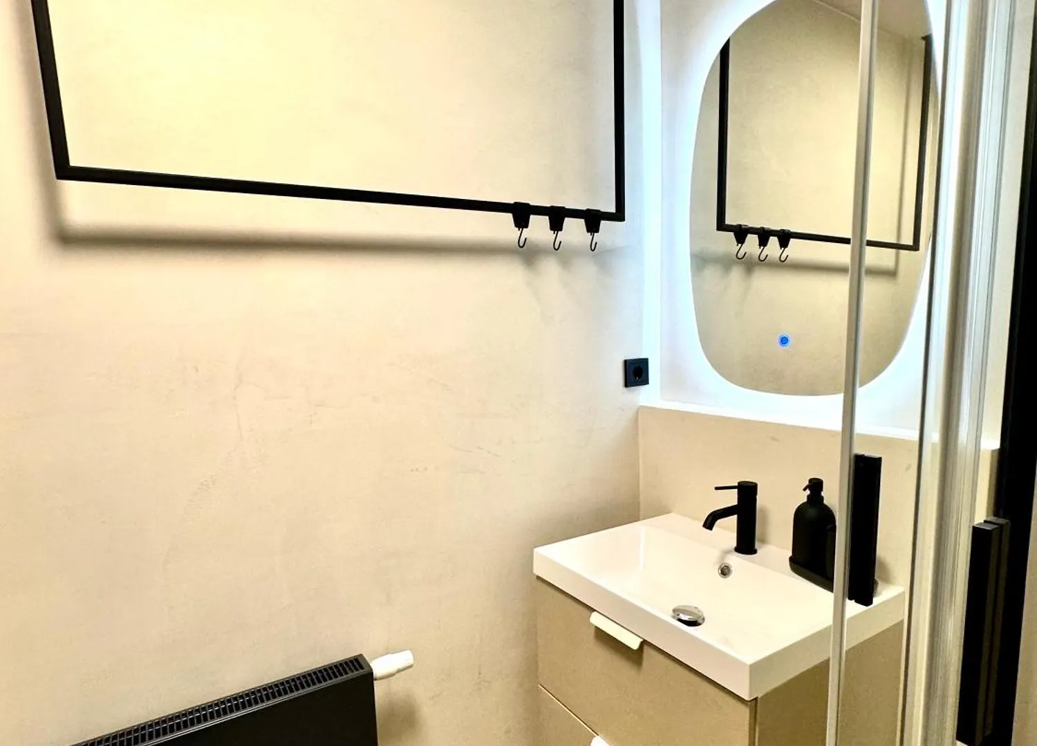Queen Loui: Comfy Apartment Mit Tiefgarage 드레스덴 독일